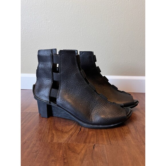 Trippen Germany Cordon F Black Leather Elastic Cutout Boots Size 39 US 9 - Picture 1 of 8